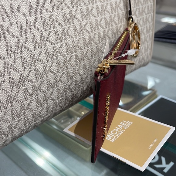 MICHAEL KORS
Jet Set Travel Medium Top Zip Leather Card Case Wallet 
Dark Cherry - Picture 10 of 16